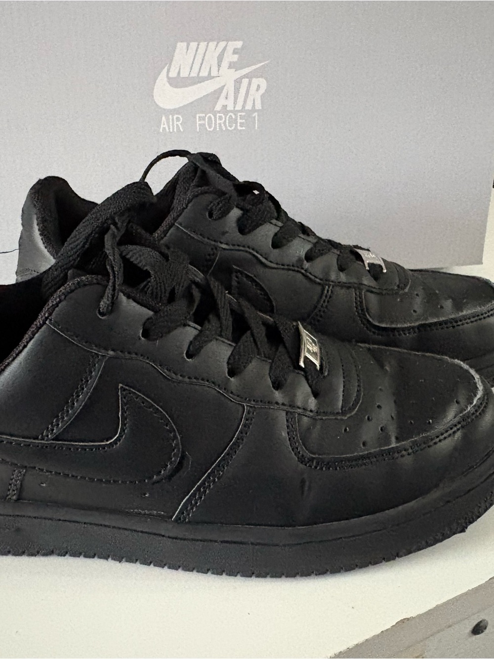 Nike Men’s Air Force 1 Low Top Sneakers - Black